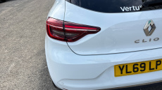 Renault Clio 1.0 TCe 100 Iconic 5dr Petrol Hatchback